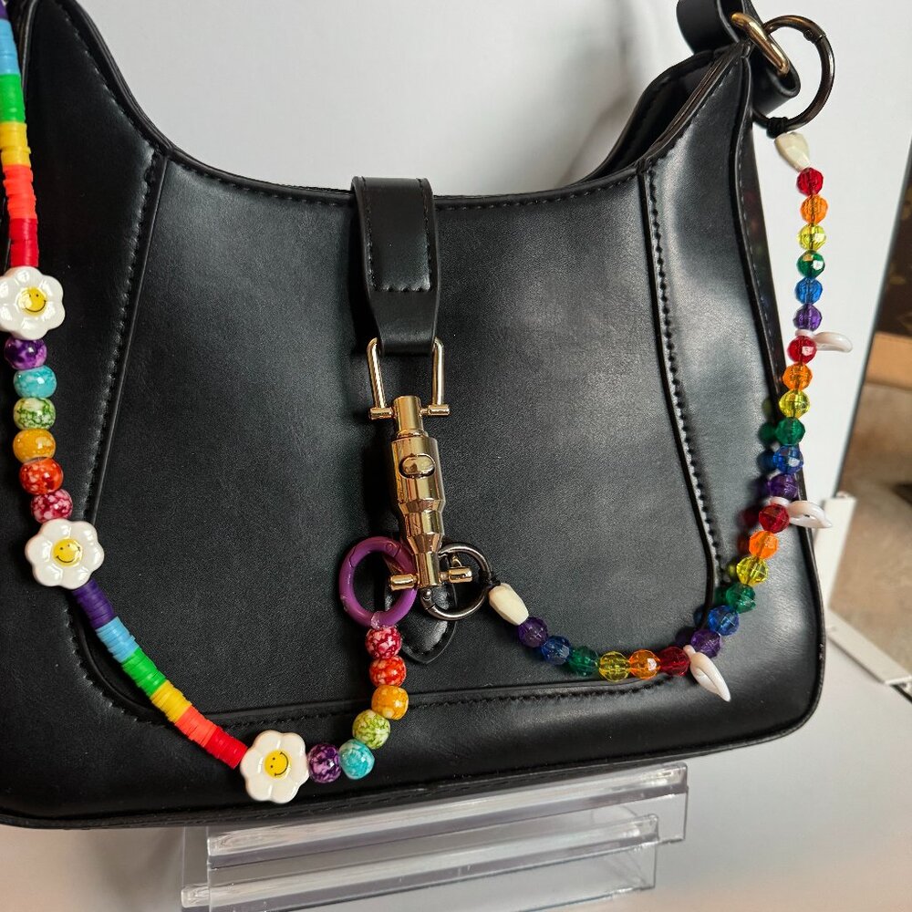 Smiley Face Keychain - Picture 3 of 8